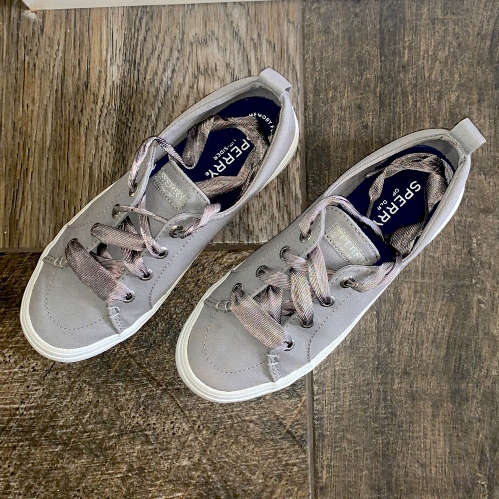 Sperry, gray sneakers with ribbon laces, size 6